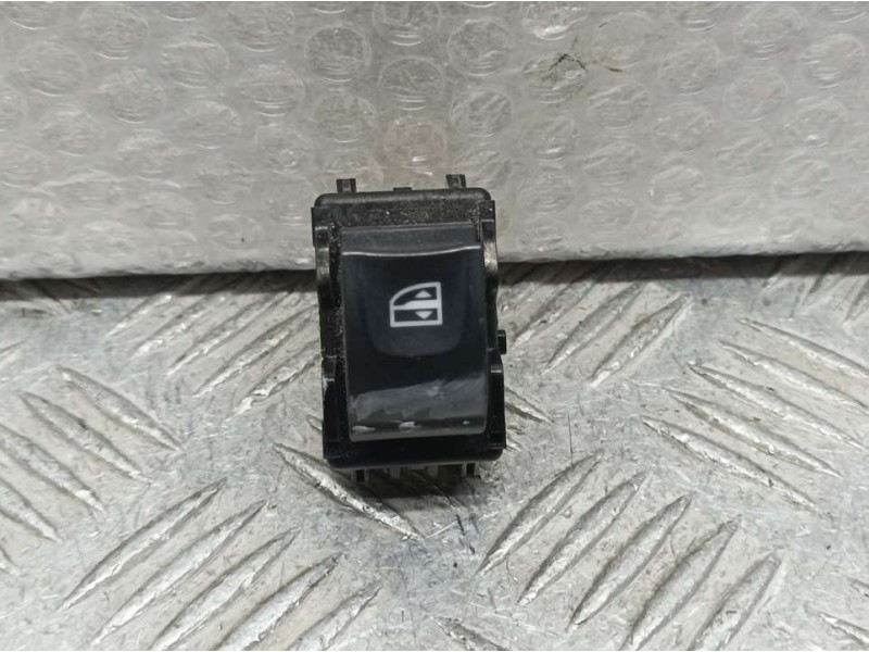 Recambio de mando elevalunas delantero derecho para renault captur zen referencia OEM IAM 254218614R  