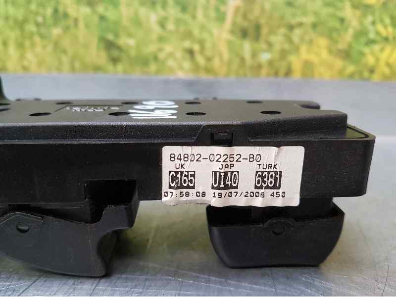 Recambio de mando elevalunas delantero izquierdo para toyota corolla (e12) 1.6 linea luna berlina referencia OEM IAM 8480202252B