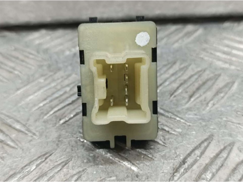 Recambio de mando elevalunas delantero derecho para renault captur zen referencia OEM IAM 254218614R  