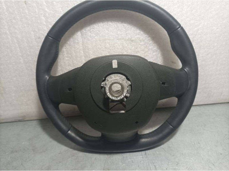 Recambio de volante para renault kadjar zen referencia OEM IAM 484005825R 628660900C TRW