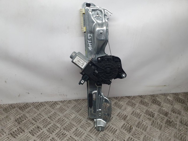 Recambio de elevalunas trasero izquierdo para renault megane iv 5 puertas referencia OEM IAM SIN REF  ELECTRICO