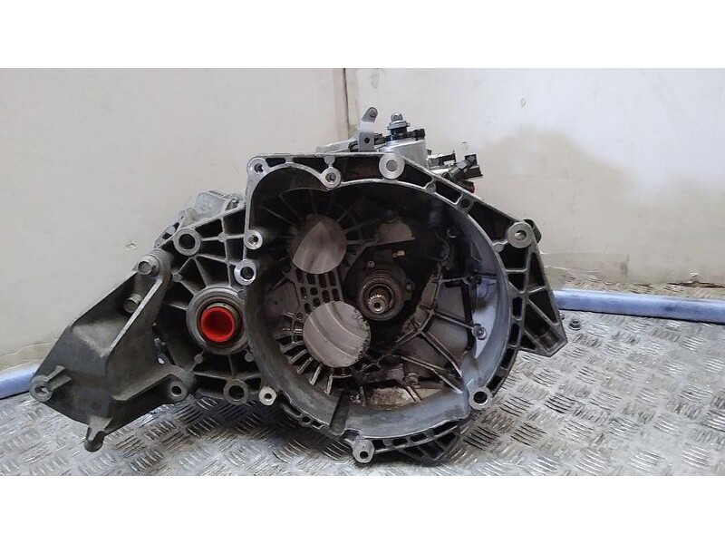 Recambio de caja cambios para opel zafira tourer excellente referencia OEM IAM 95518584  6 VELOCIDADES