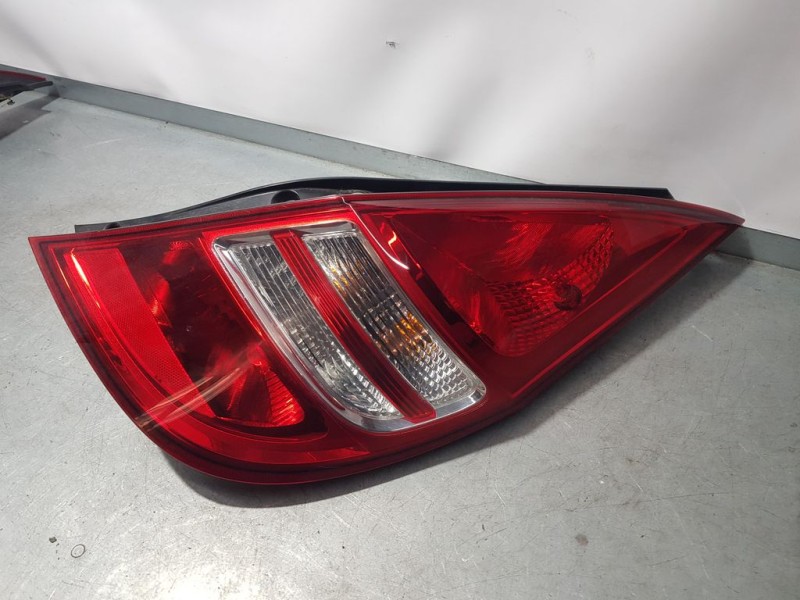 Recambio de piloto trasero derecho para hyundai i30 classic referencia OEM IAM 924022R010  