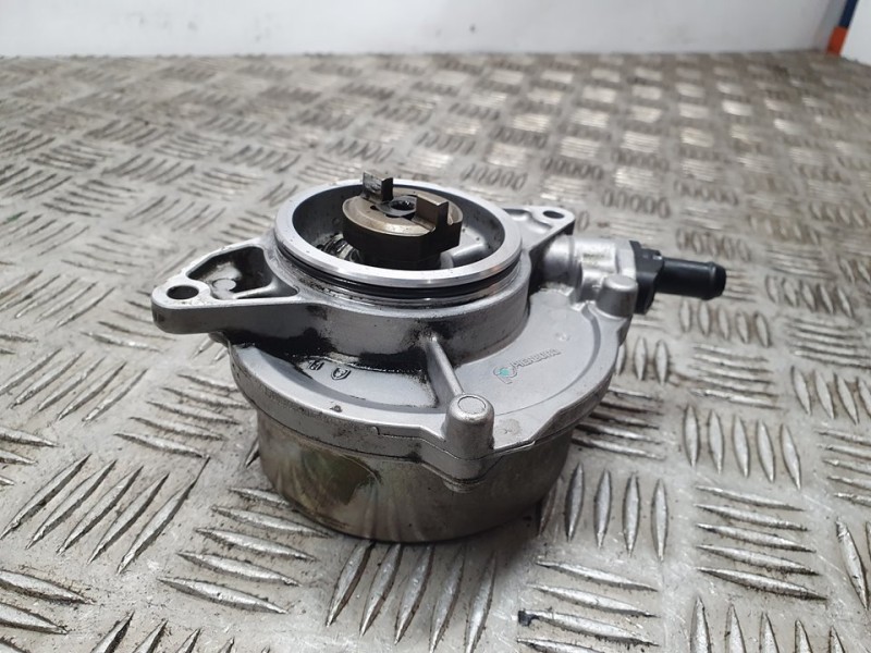 Recambio de depresor freno / bomba vacio para audi a8 (4e2) 3.0 v6 24v tdi referencia OEM IAM 057145100AC  