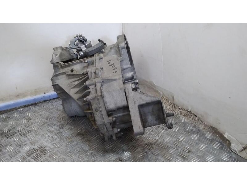 Recambio de caja cambios para opel zafira tourer excellente referencia OEM IAM 95518584  6 VELOCIDADES