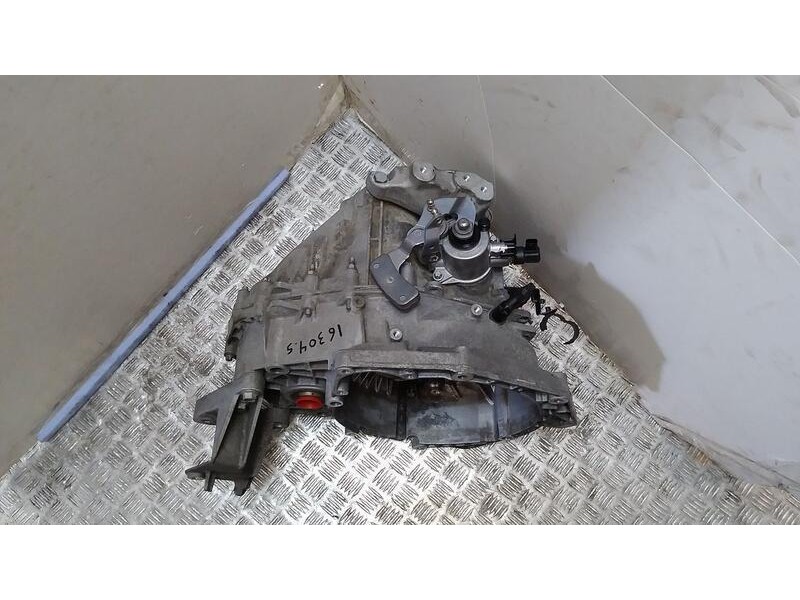 Recambio de caja cambios para opel zafira tourer excellente referencia OEM IAM 95518584  6 VELOCIDADES