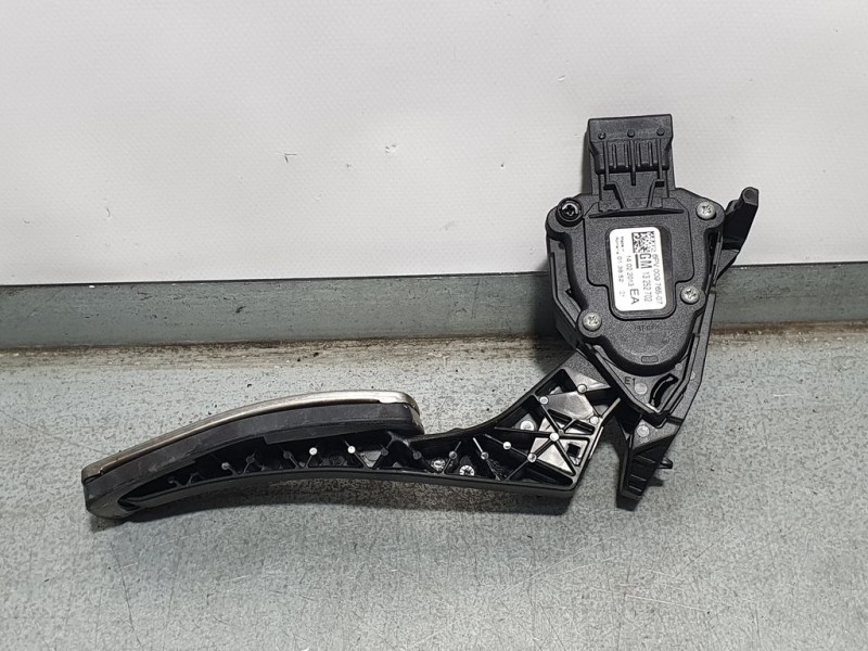 Recambio de potenciometro pedal para opel astra j lim. 4türig selection referencia OEM IAM 13252702 6PV00976507 