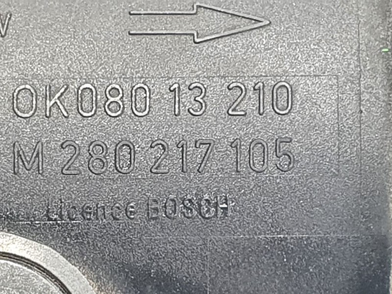 Recambio de caudalimetro para kia shuma 1.8 gs berlina portón referencia OEM IAM OK08013210 M280217105 BOSCH