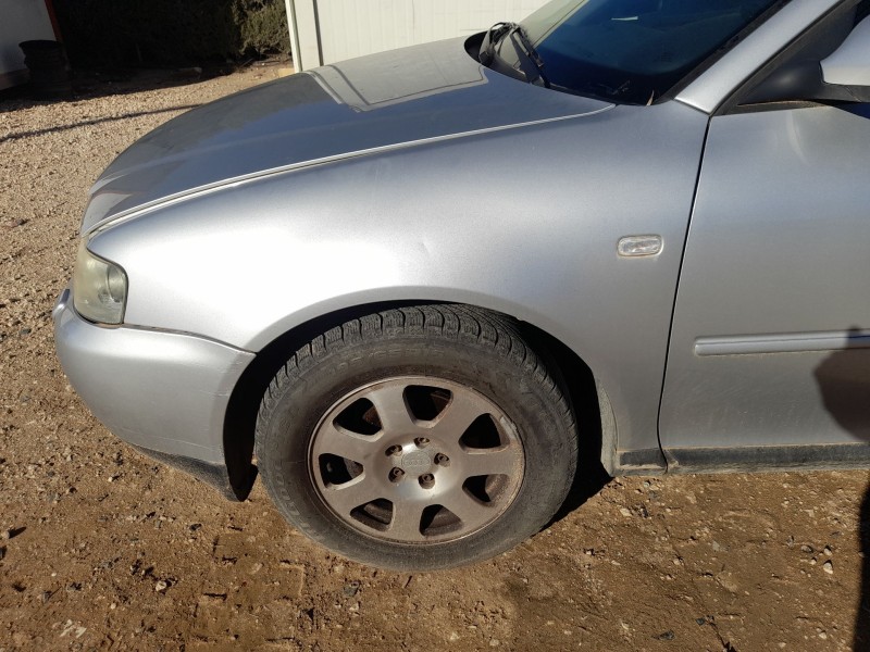 Recambio de aleta delantera izquierda para audi a3 (8l1) 1.6 referencia OEM IAM 8L0821105 TOCADA 