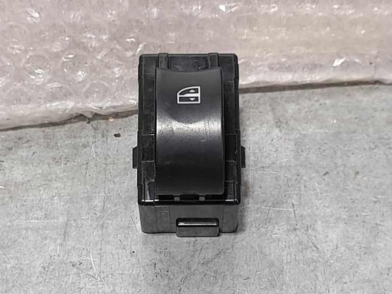 Recambio de mando elevalunas trasero derecho para renault koleos dynamique referencia OEM IAM 25411JY00B  