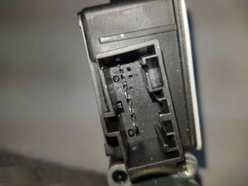 Recambio de motor elevalunas trasero izquierdo para cupra leon (5f16) tsi basis referencia OEM IAM 5Q0959407D  5 PINS