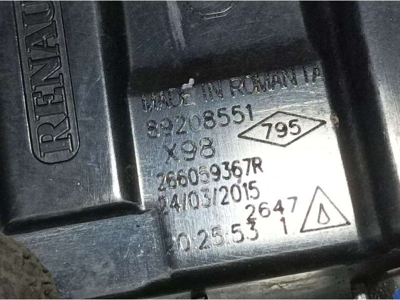 Recambio de piloto delantero derecho para renault captur zen referencia OEM IAM 266059367R 89208551 LED/LUZ DIA