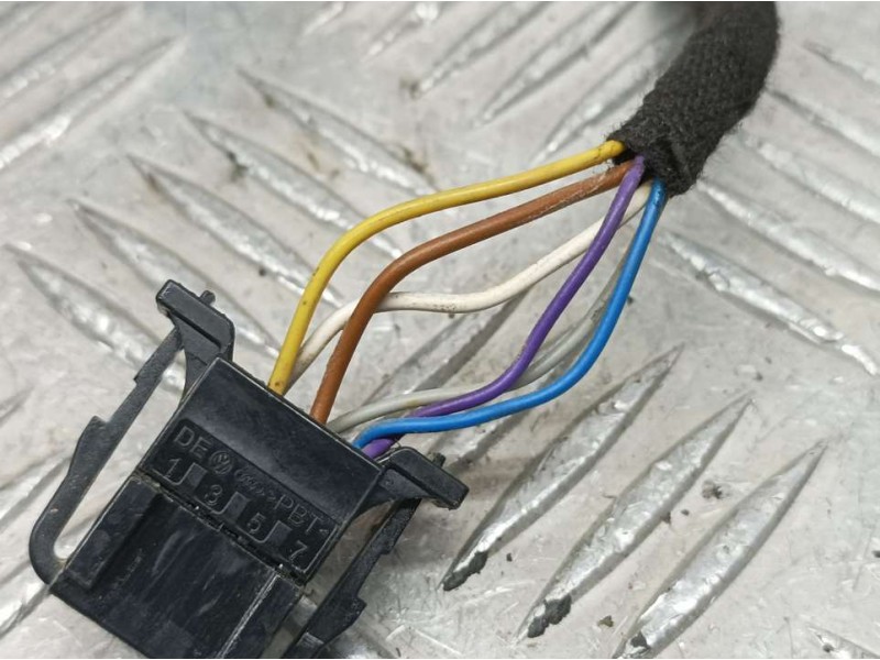 Recambio de retrovisor izquierdo para skoda fabia 1.0 mpi referencia OEM IAM 6V0857933  ELECTRICO