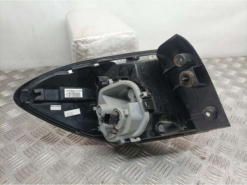 Recambio de piloto trasero derecho para renault captur zen referencia OEM IAM 2655009762R  EXTERIOR