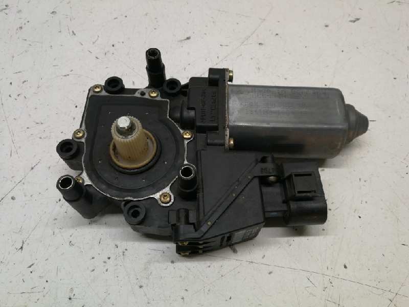 Recambio de motor elevalunas delantero izquierdo para audi a4 berlina (b5) 1.8 referencia OEM IAM 8D0959801  