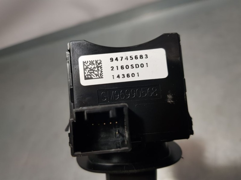 Recambio de mando intermitentes para chevrolet aveo berlina hatchback ls referencia OEM IAM 94745683 2160SD01 