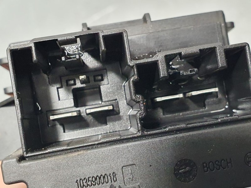 Recambio de resistencia calefaccion para opel astra j lim. 4türig selection referencia OEM IAM 13503201 F011500056 BOSCH