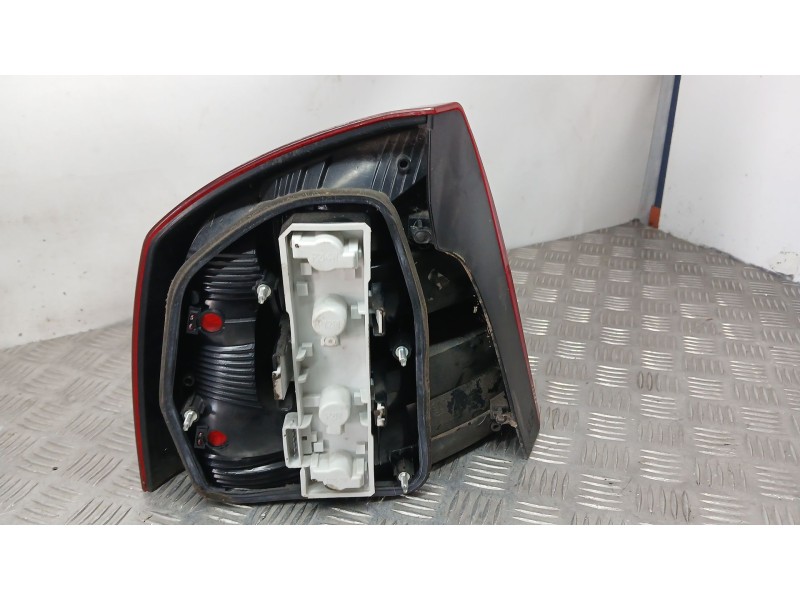 Recambio de piloto trasero derecho para skoda octavia ii (1z3) 1.6 tdi referencia OEM IAM 1Z5945112B ROZADO 