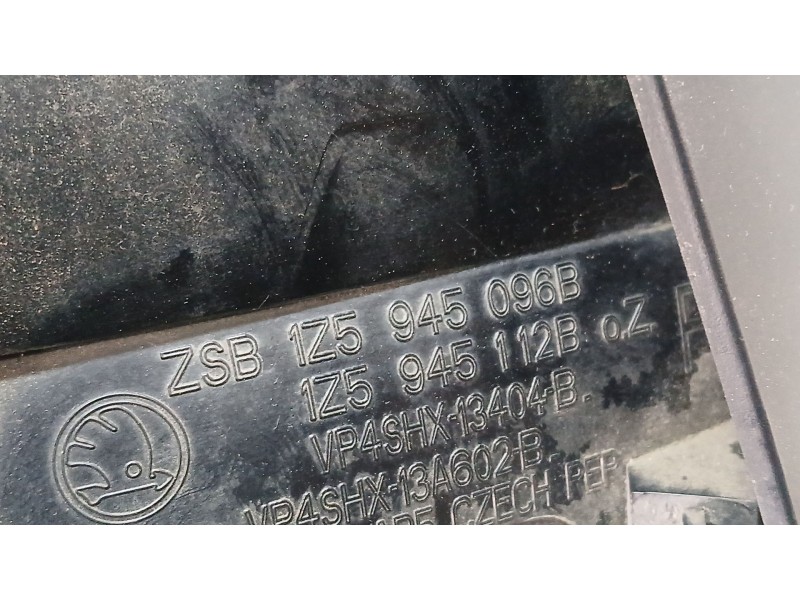 Recambio de piloto trasero derecho para skoda octavia ii (1z3) 1.6 tdi referencia OEM IAM 1Z5945112B ROZADO 