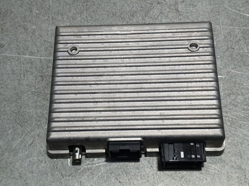 Recambio de modulo electronico para opel astra j lim. 4türig selection referencia OEM IAM 13353284 D6118558 HARMAN BECKER