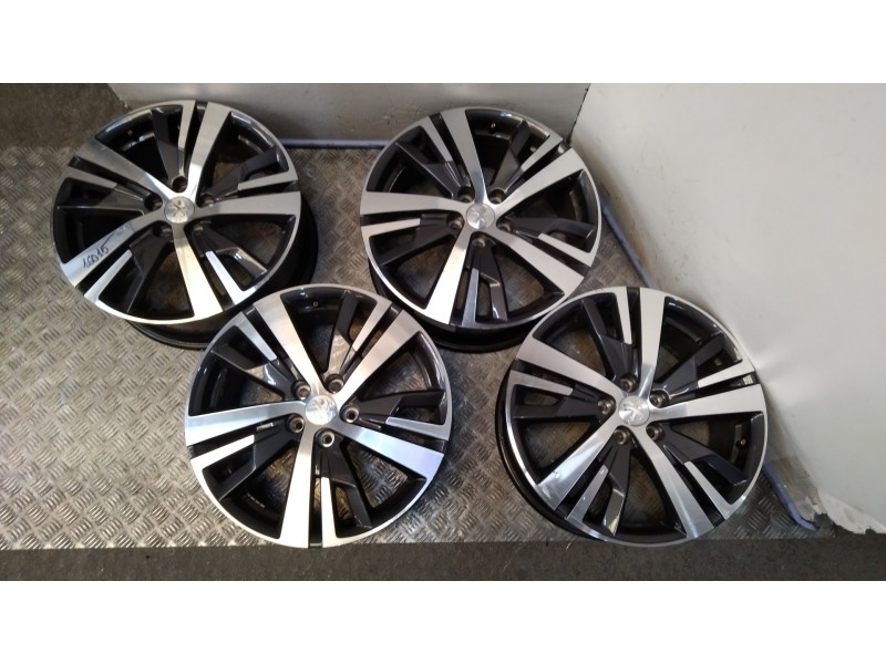 Recambio de juego llantas aluminio para peugeot 5008 allure referencia OEM IAM 7.5X18 5 TORN ET49 ALUMINIO 