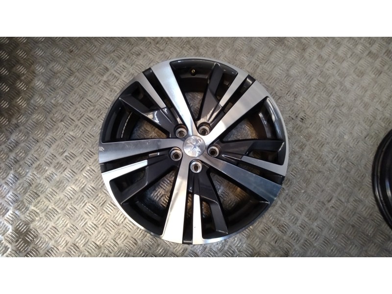 Recambio de juego llantas aluminio para peugeot 5008 allure referencia OEM IAM 7.5X18 5 TORN ET49 ALUMINIO 