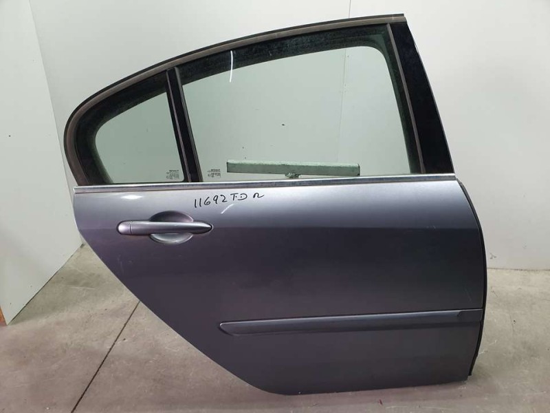 Recambio de puerta trasera derecha para renault laguna iii dynamique referencia OEM IAM   