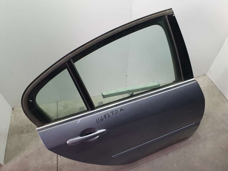 Recambio de puerta trasera derecha para renault laguna iii dynamique referencia OEM IAM   