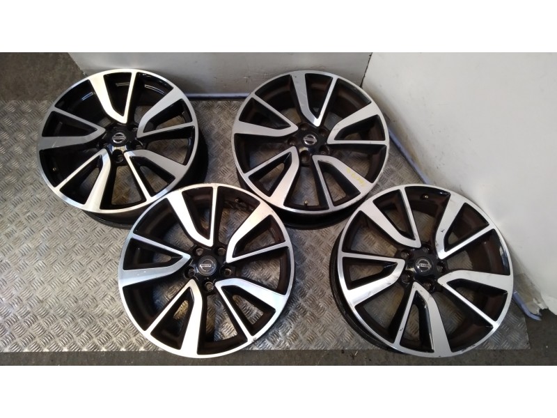 Recambio de juego llantas aluminio para nissan x-trail (t32) tekna referencia OEM IAM 7X19 5 TORN ET40 ALUMINIO 