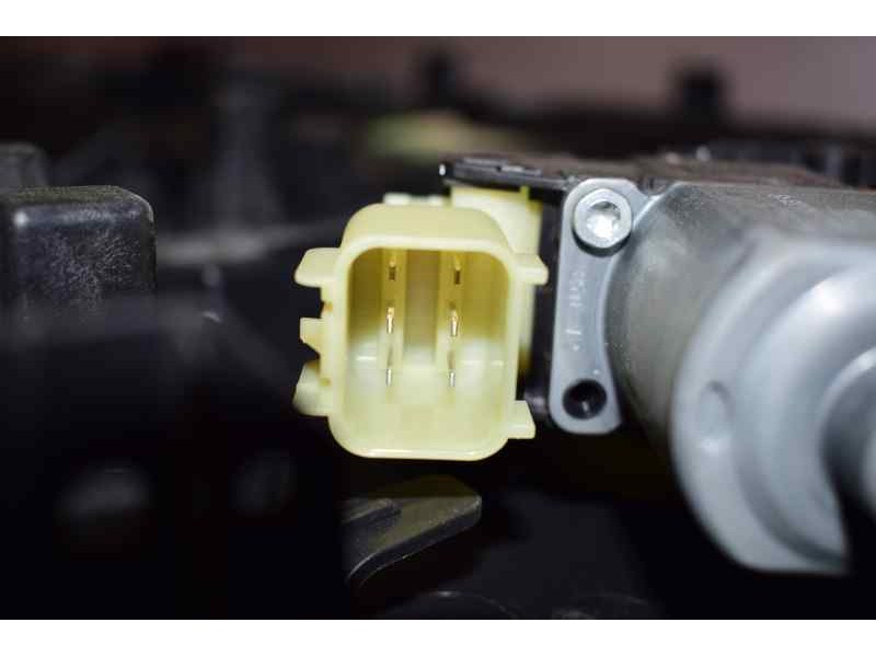 Recambio de elevalunas delantero derecho para ford fiesta (ccn) trend referencia OEM IAM C1BBA04BH 6 PINS ELECTRICO