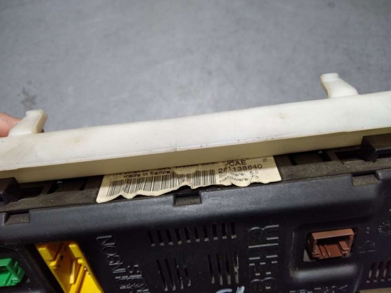 Recambio de mando climatizador para peugeot 307 (s1) xr clim plus referencia OEM IAM 281138640 6451ZP TOCADO