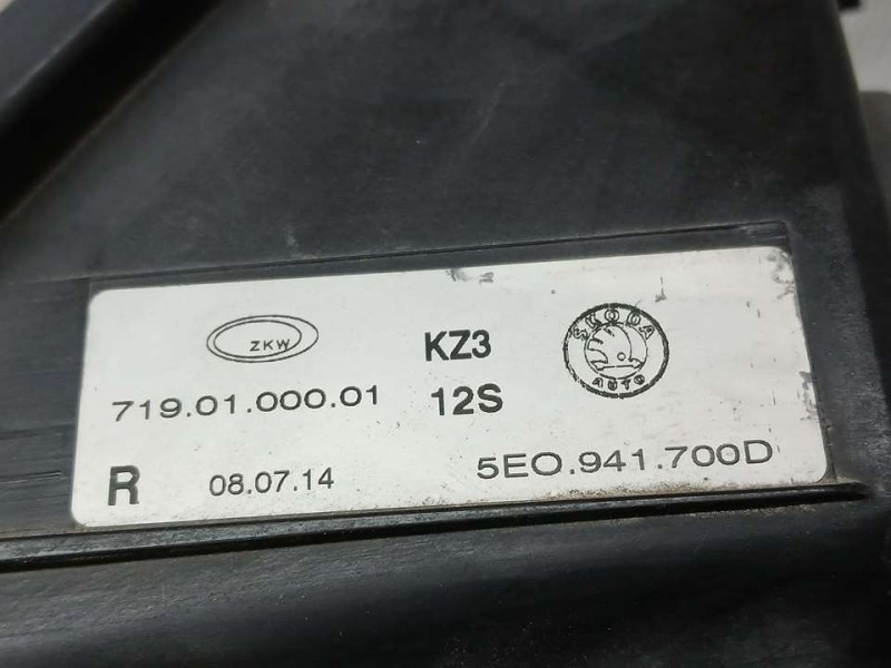 Recambio de faro antiniebla derecho para skoda octavia lim. (5e3) active referencia OEM IAM 5E0941700D  ROZADO