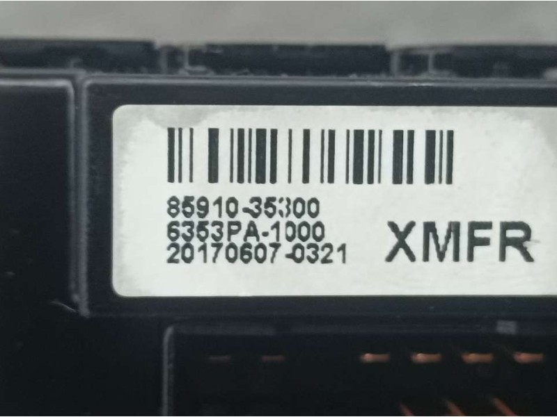 Recambio de mando limpia para ssangyong tivoli line 4x2 referencia OEM IAM 8591035300 8591035130 