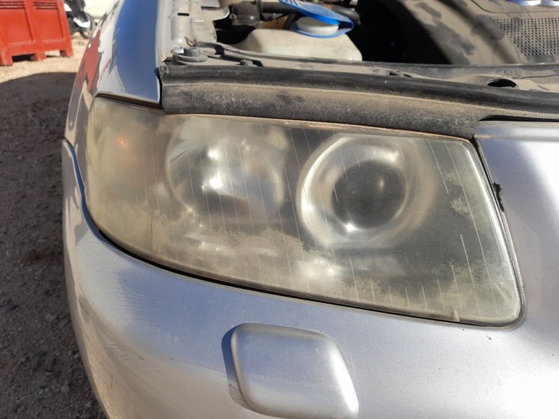 Recambio de faro derecho para audi a3 (8l1) 1.6 referencia OEM IAM 8L0941030  