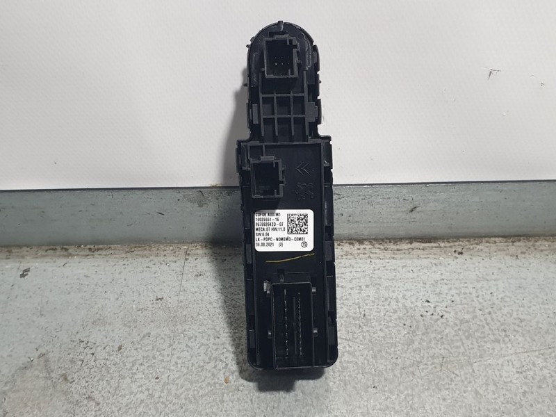 Recambio de mando elevalunas delantero izquierdo para peugeot 208 (p2) active referencia OEM IAM 96788264ZD 10025551 