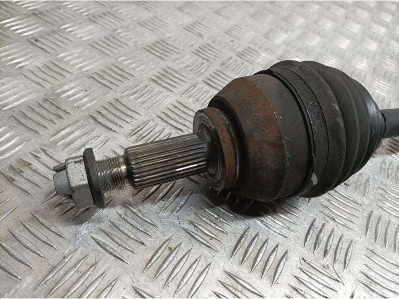 Recambio de transmision delantera izquierda para renault trafic furgón l1h1 2,9t referencia OEM IAM 391016100R  SIN REFERENCIA