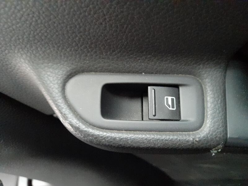 Recambio de mando elevalunas trasero derecho para volkswagen golf vi (5k1) 2.0 tdi referencia OEM IAM 7L6959855B  