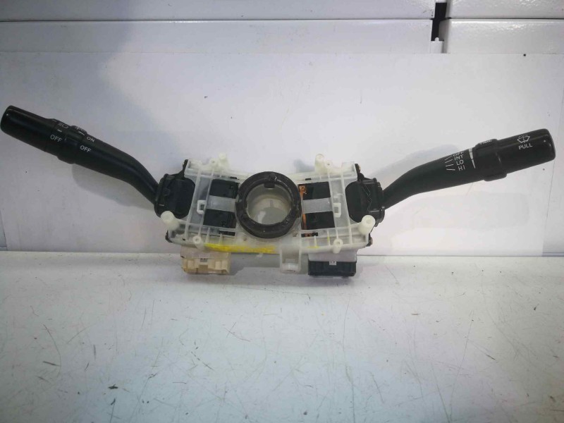 Recambio de mando luces y limpia para toyota camry (v10) 2.2 gl referencia OEM IAM 17C726  8431033810