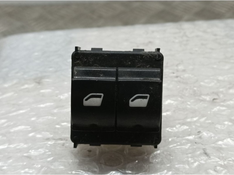 Recambio de mando elevalunas delantero izquierdo para citroën c3 feel referencia OEM IAM 98016298ZD  