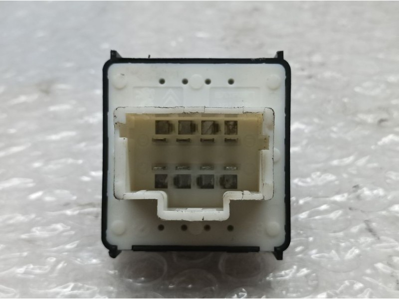 Recambio de mando elevalunas delantero izquierdo para citroën c3 feel referencia OEM IAM 98016298ZD  