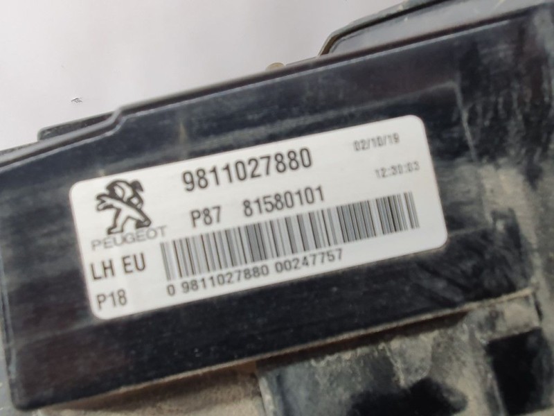 Recambio de piloto trasero izquierdo para peugeot 5008 gt line referencia OEM IAM 9811027880  INTERIOR