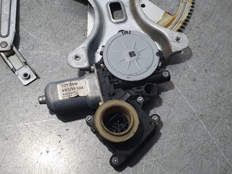Recambio de elevalunas trasero derecho para toyota corolla verso (r1) 2.2 d-4d luna referencia OEM IAM 997250104  ELECTRICO 6 PI