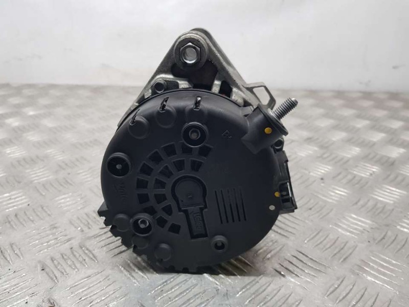 Recambio de alternador para kia cee´d drive referencia OEM IAM 373002A850 2611067 VALEO