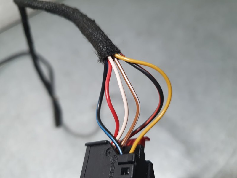 Recambio de retrovisor derecho para skoda octavia lim. (5e3) active referencia OEM IAM 5E0857934  ELECTRICO 6 CABLES