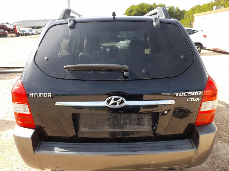 Recambio de porton trasero para hyundai tucson (jm) 2.0 crdi referencia OEM IAM 737002E050 C/LUNA ABATIBLE 
