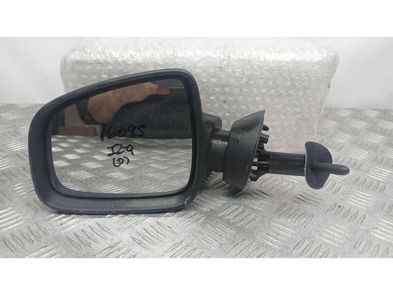 Recambio de retrovisor izquierdo para dacia sandero podium referencia OEM IAM 963023121R C/ MANDO, TOCADO 