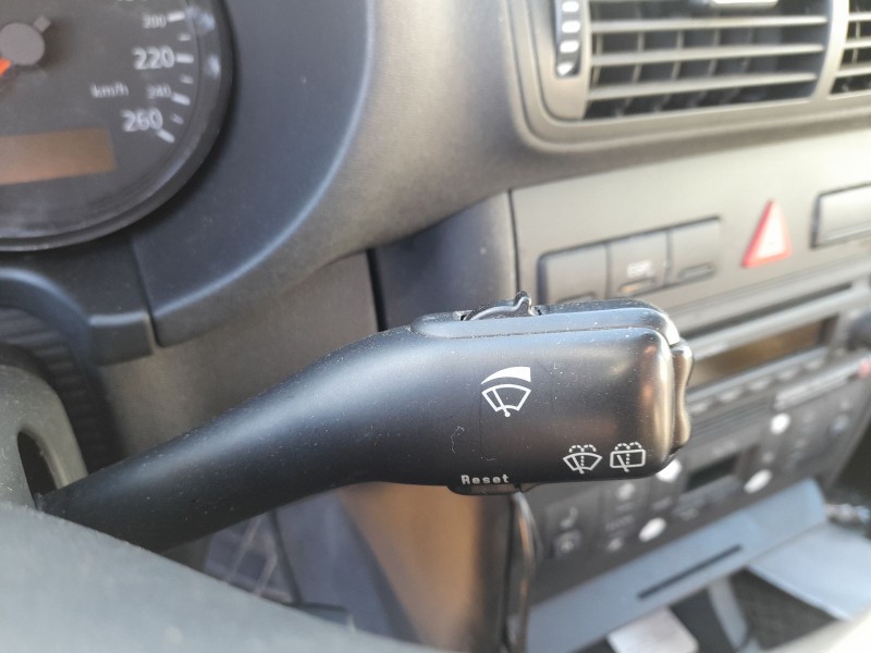 Recambio de mando luces y limpia para audi a3 (8l1) 1.6 referencia OEM IAM 8L0953513G  8L0953513G LUCES  4B0953503H LIMPIA