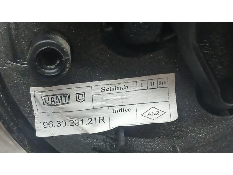 Recambio de retrovisor izquierdo para dacia sandero podium referencia OEM IAM 963023121R C/ MANDO, TOCADO 