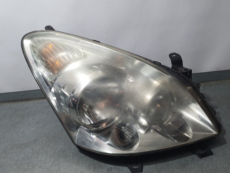 Recambio de faro derecho para toyota corolla verso (r1) 2.2 d-4d luna referencia OEM IAM   PARA PULIR