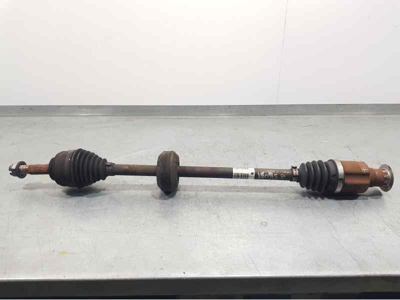 Recambio de transmision delantera derecha para dacia sandero podium referencia OEM IAM 8201045819  